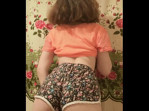❤️ Sexig ung babe som strippar av sig sina shorts inför kameran Sexvideo at sv.tubesexer-com.ru ﹏