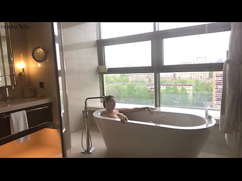 ❤️ Enorm babe som passionerat runkar av sin fitta i badrummet Sexvideo at sv.tubesexer-com.ru ﹏