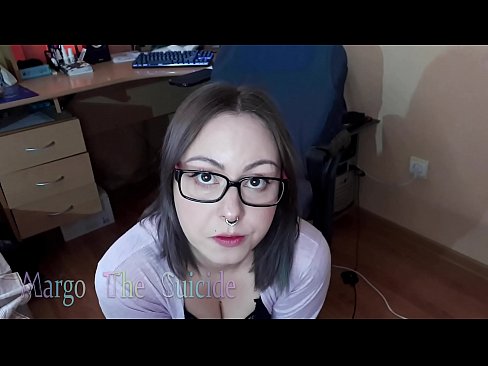❤️ Sexig tjej med glasögon suger Dildo djupt på kamera Sexvideo at sv.tubesexer-com.ru ﹏