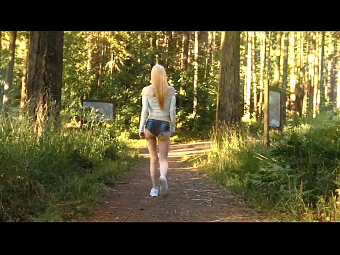 ❤️ Vacker kvinna rör sig långsamt, inte nakenvideo Sexvideo at sv.tubesexer-com.ru ﹏