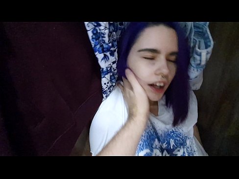 ❤️ Hittade min syster i garderoben och hjälpte henne att komma Sexvideo at sv.tubesexer-com.ru ﹏